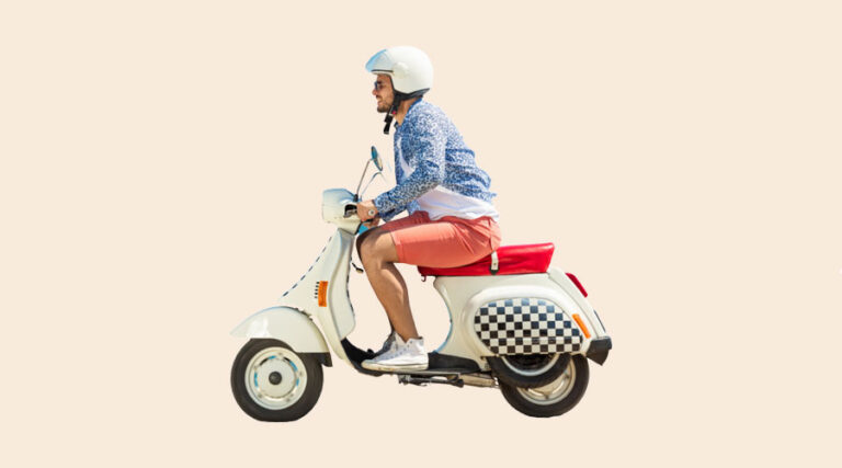 Mintgroene scooter, klaar voor het rijbewijs AM