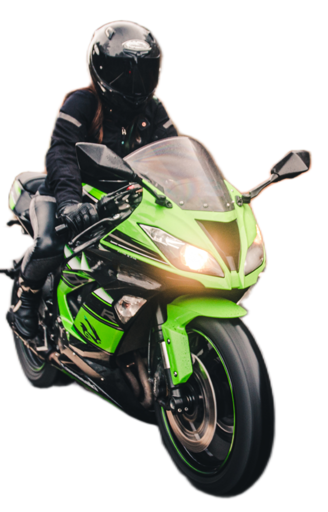 Motorrijder in leren pak op een groene sportmotor